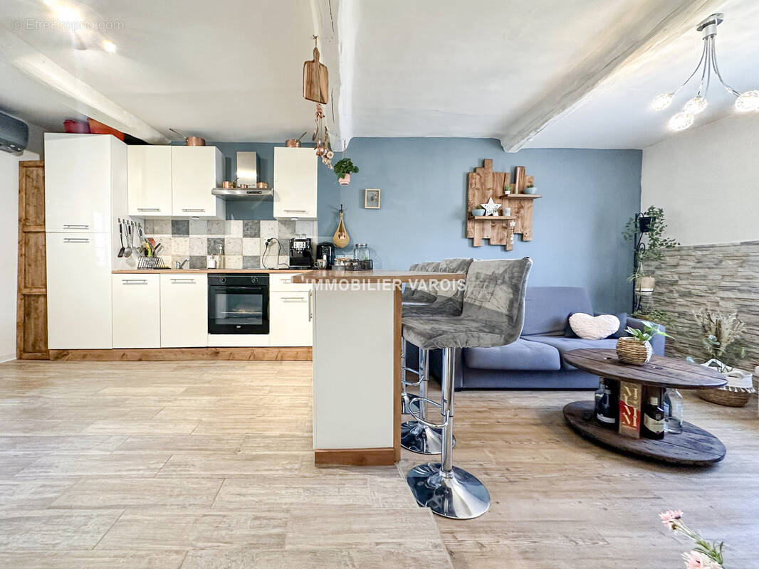 Appartement à PIERREFEU-DU-VAR