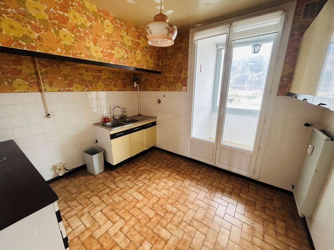 Appartement à LE PONT-DE-CLAIX