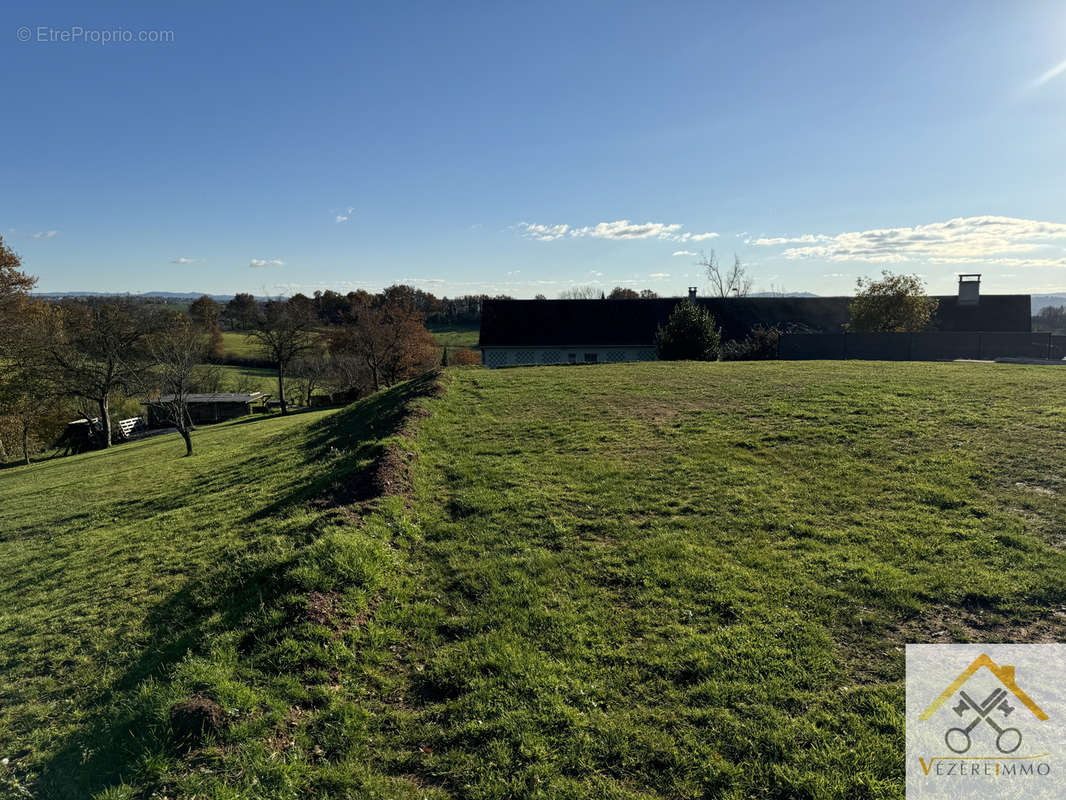 Terrain à ALLASSAC