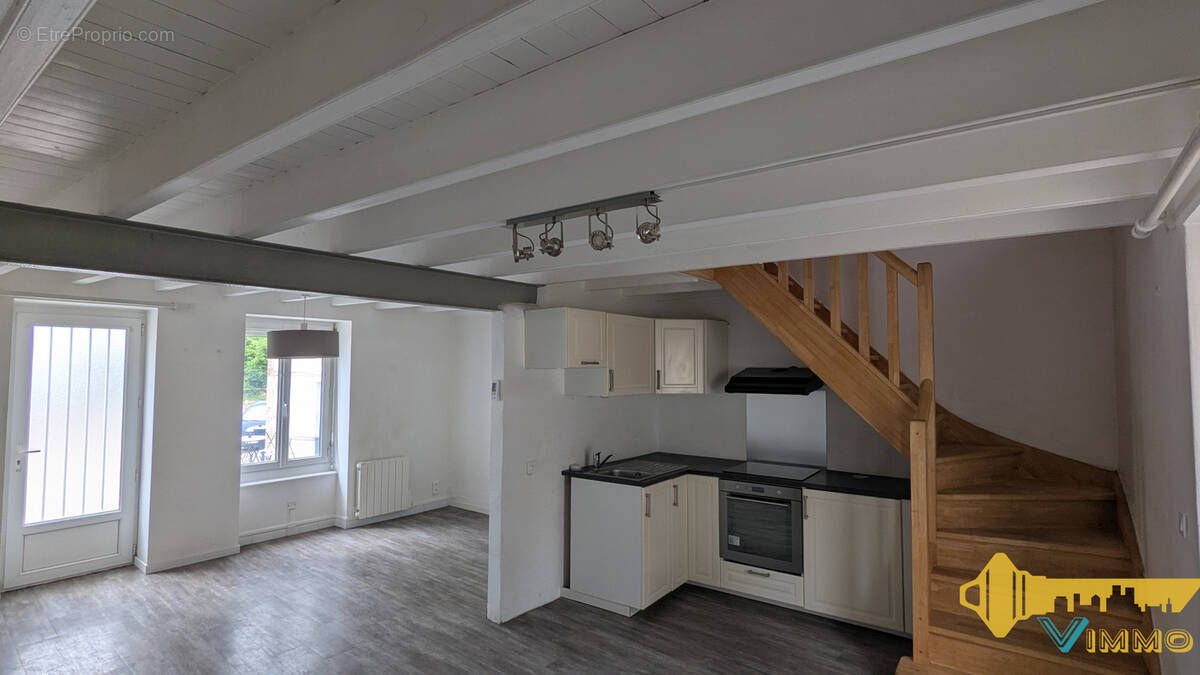 Maison à SAINT-LEGER-LES-VIGNES