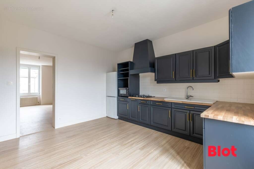 Appartement à FOUGERES