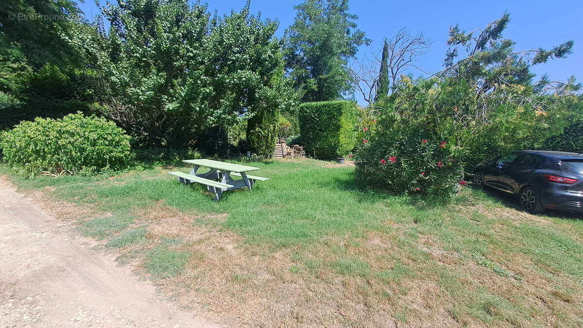 Maison à CUCURON