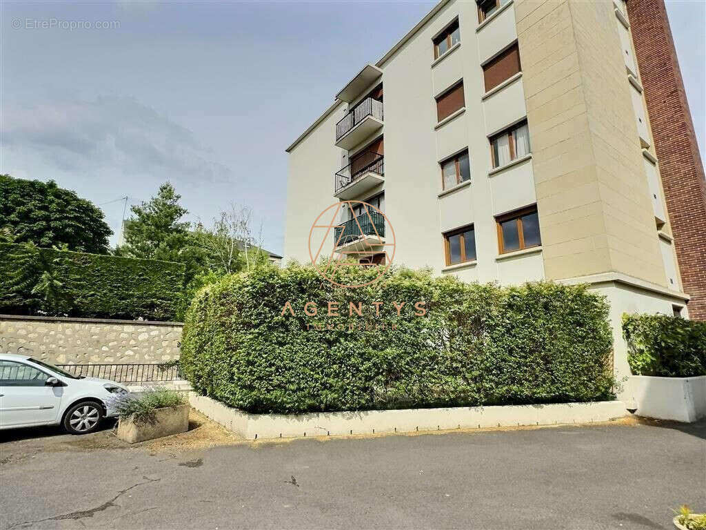 Appartement à SAINT-MAUR-DES-FOSSES