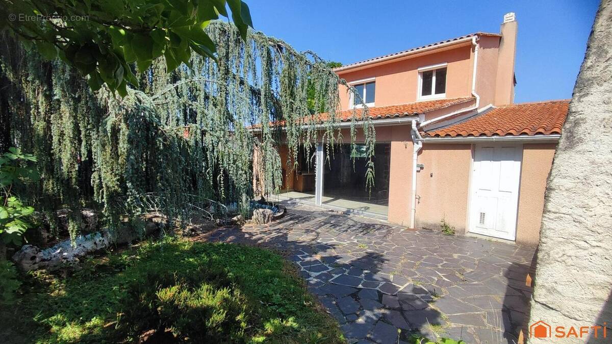 Photo 1 - Maison à SOYAUX