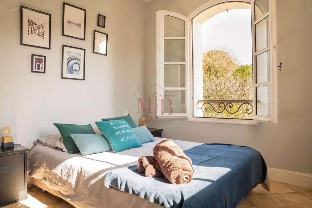 Maison à MAS-BLANC-DES-ALPILLES