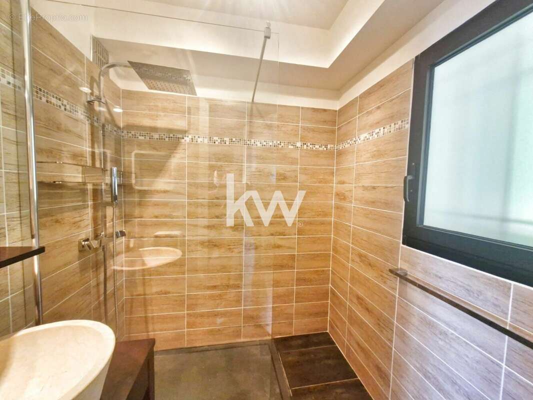Appartement à MANDELIEU-LA-NAPOULE