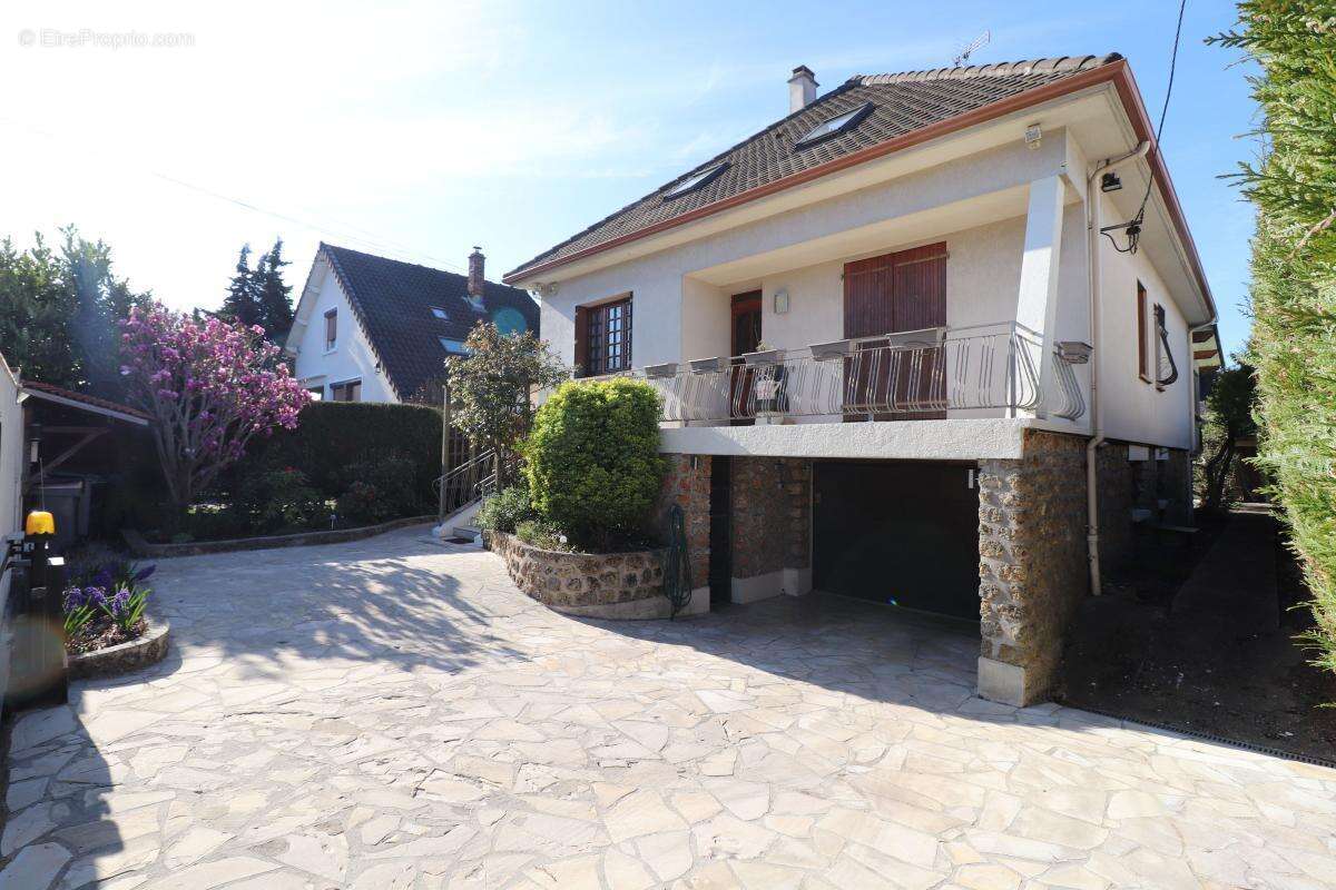 Maison à MORANGIS