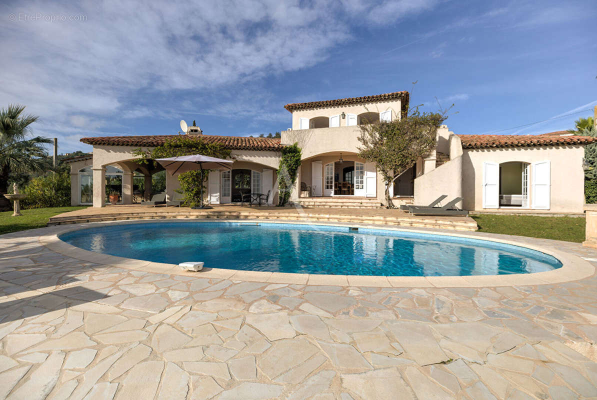 Maison à MANDELIEU-LA-NAPOULE