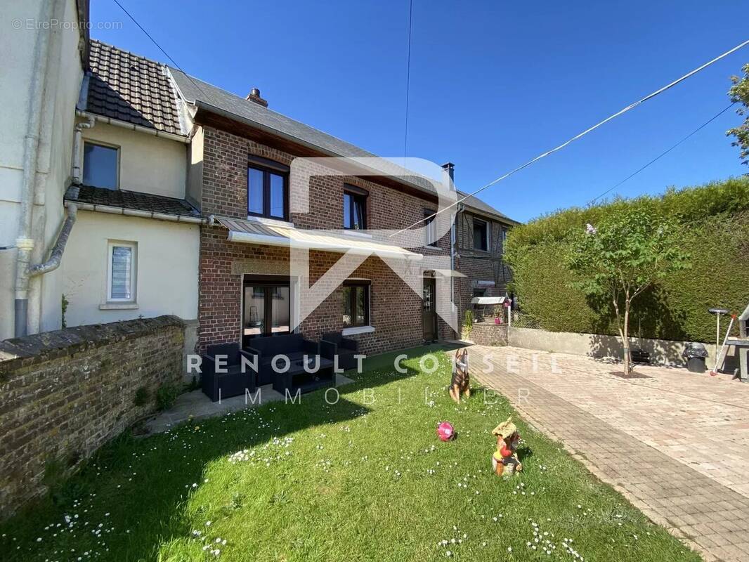 Maison à FRANQUEVILLE-SAINT-PIERRE
