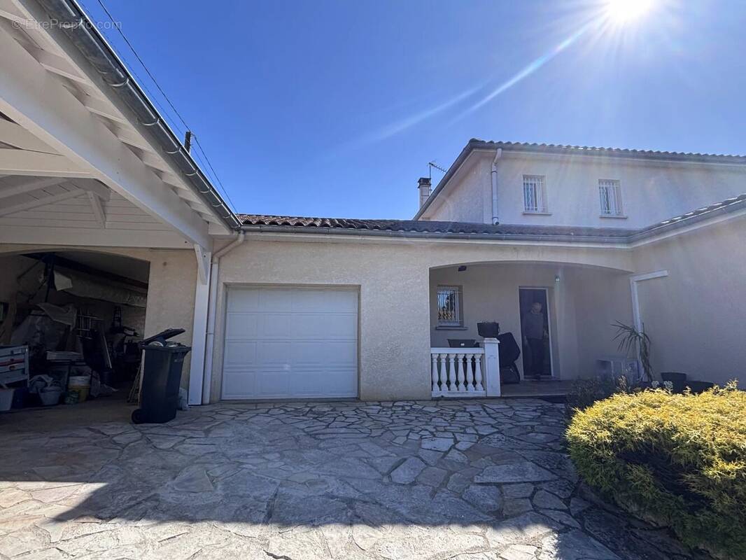 Maison à ANDREZIEUX-BOUTHEON