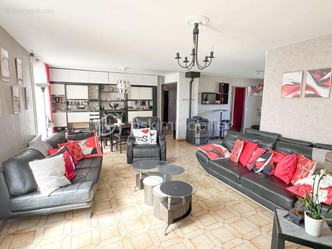 Maison à LUMIGNY-NESLES-ORMEAUX