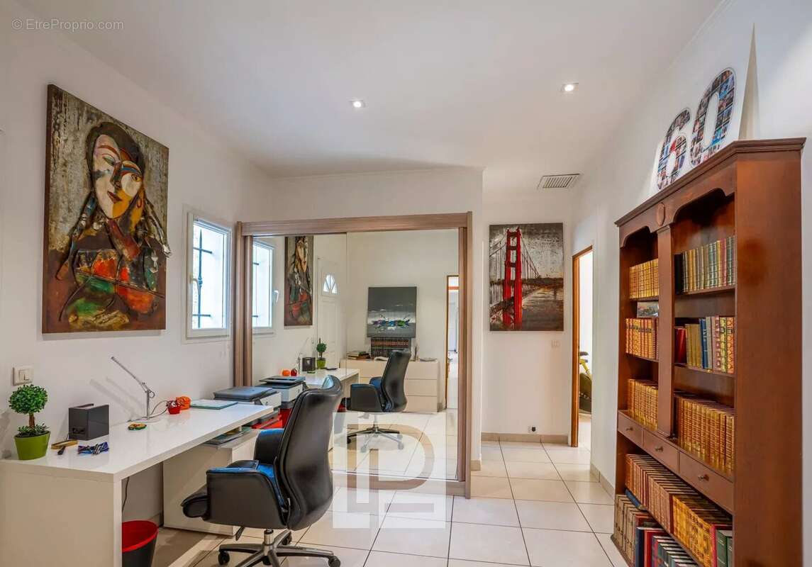 Maison à MOUGINS
