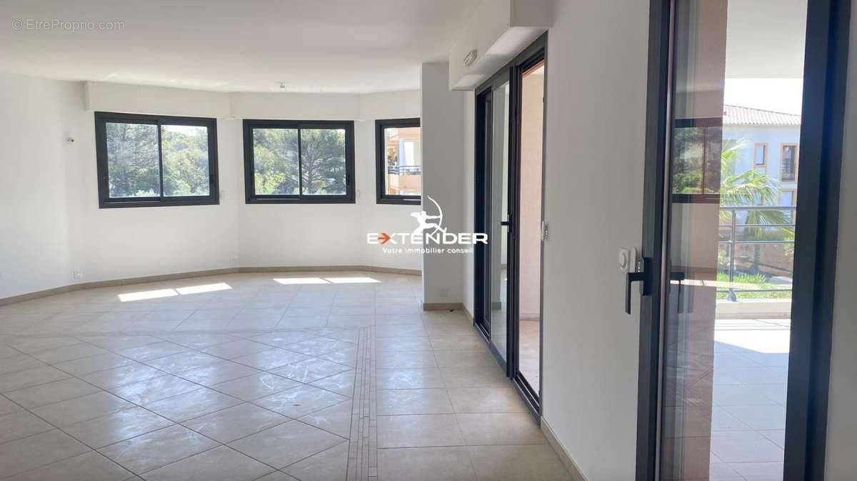 Appartement à SAINT-RAPHAEL
