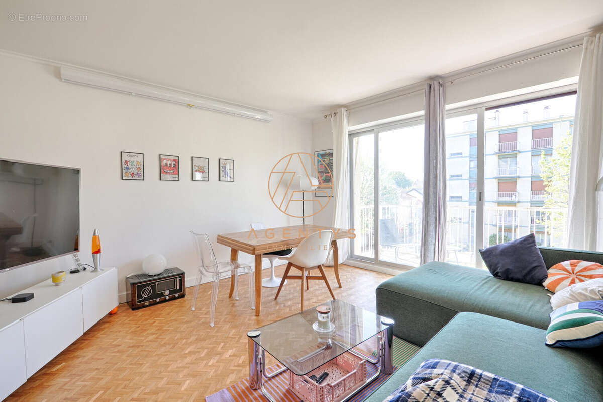 Appartement à SAINT-MAUR-DES-FOSSES
