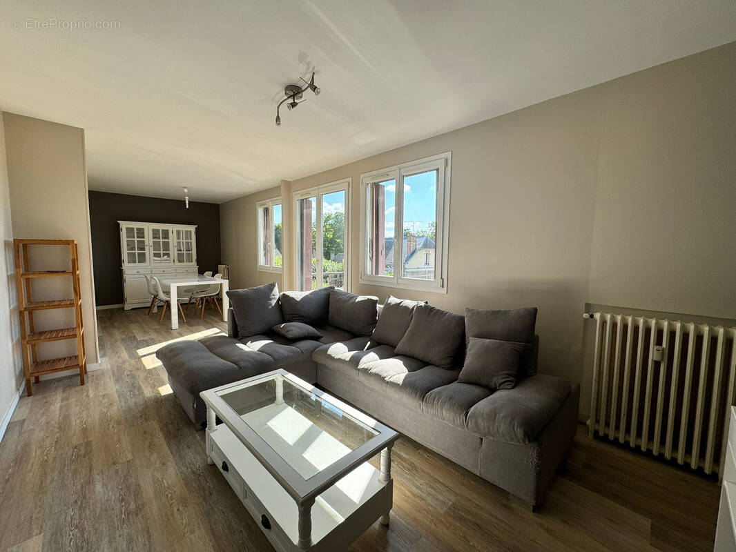 Appartement à LA FERTE-ALAIS