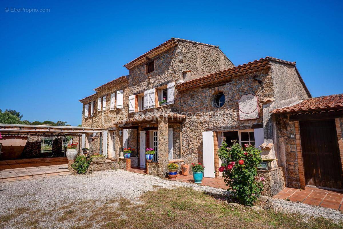 Maison à LA MOTTE