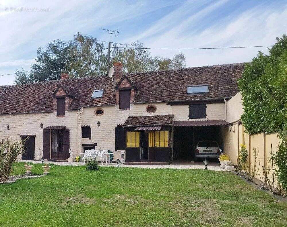 Maison à BEAUNE-LA-ROLANDE