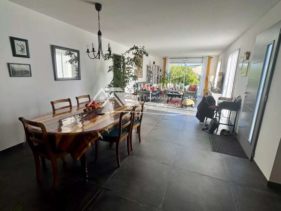 Maison à ECHILLAIS