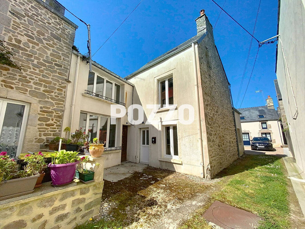 Maison à SAINT-VAAST-LA-HOUGUE
