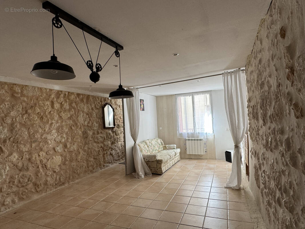 Maison à COURSAN
