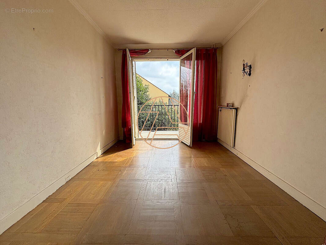Appartement à SAINT-MAUR-DES-FOSSES