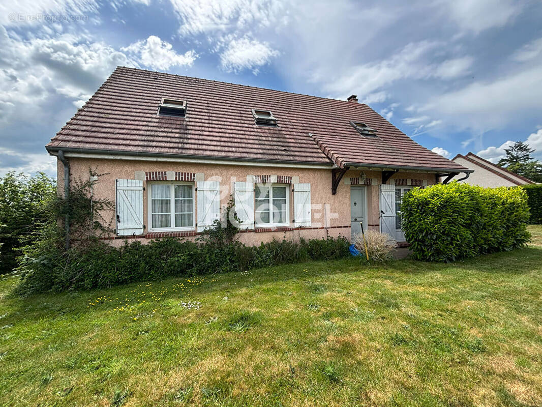 Maison à CHATEAUNEUF-EN-THYMERAIS