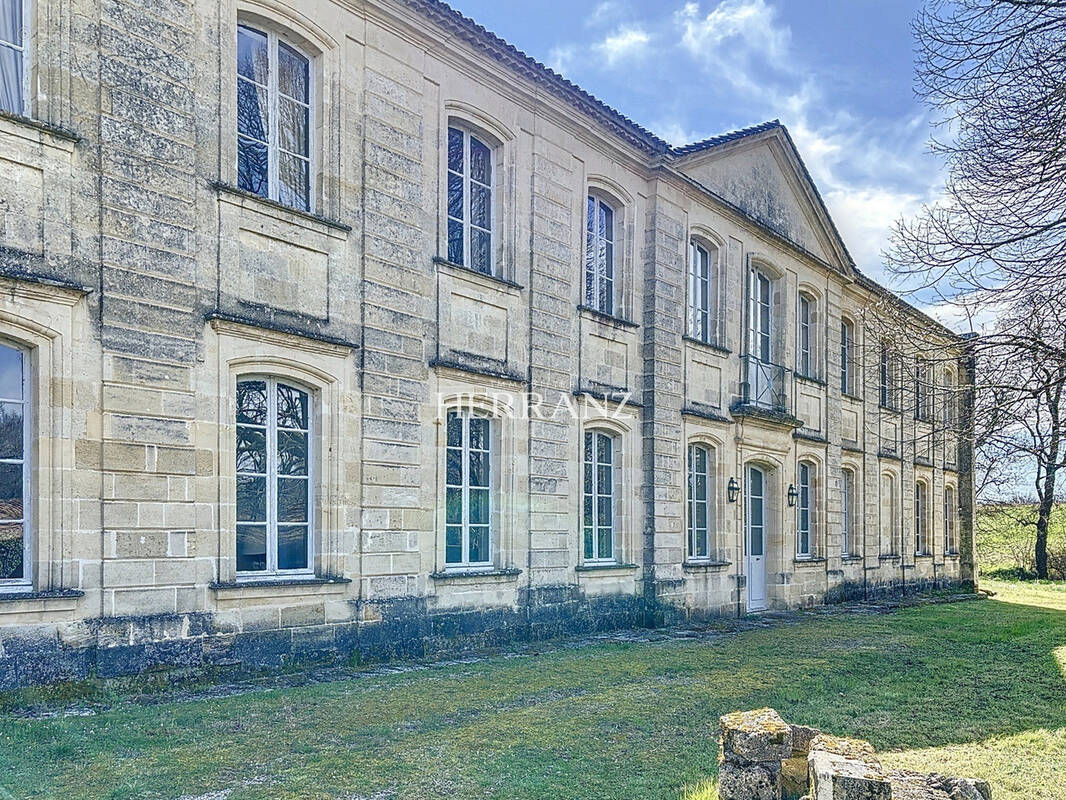 Maison à SAINT-EMILION