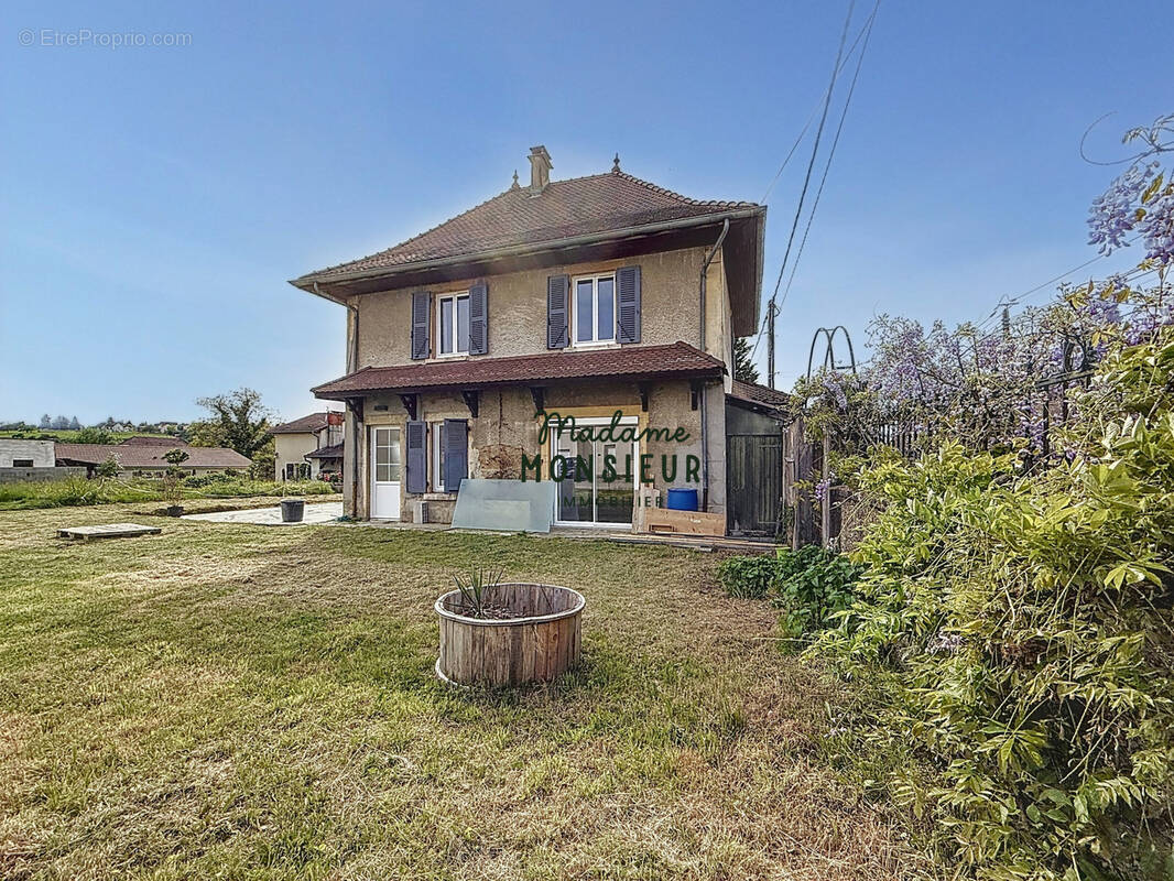 Maison à LA TOUR-DU-PIN