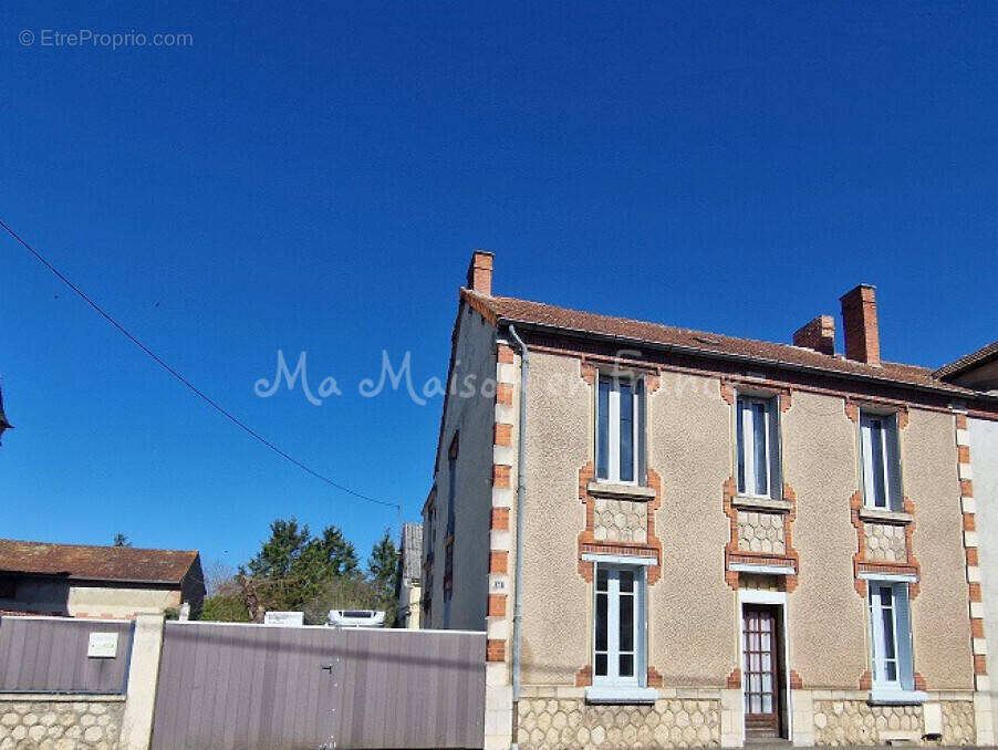 Maison à VARENNES-SUR-ALLIER