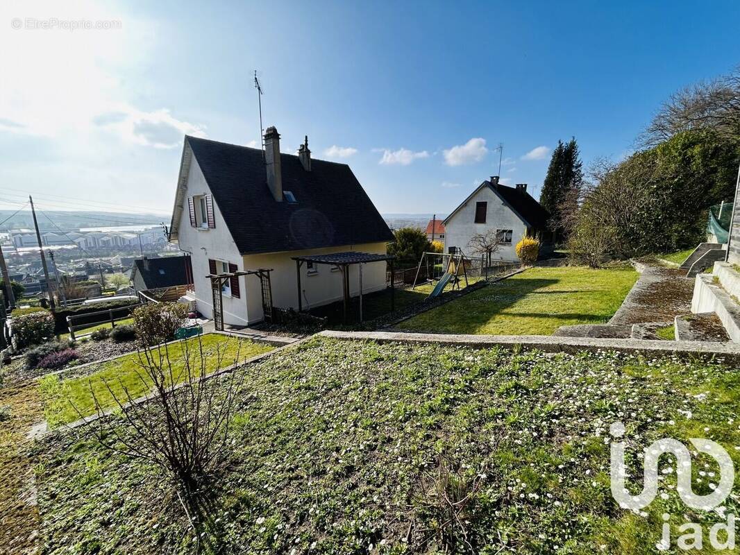 Photo 1 - Maison à LE TRAIT