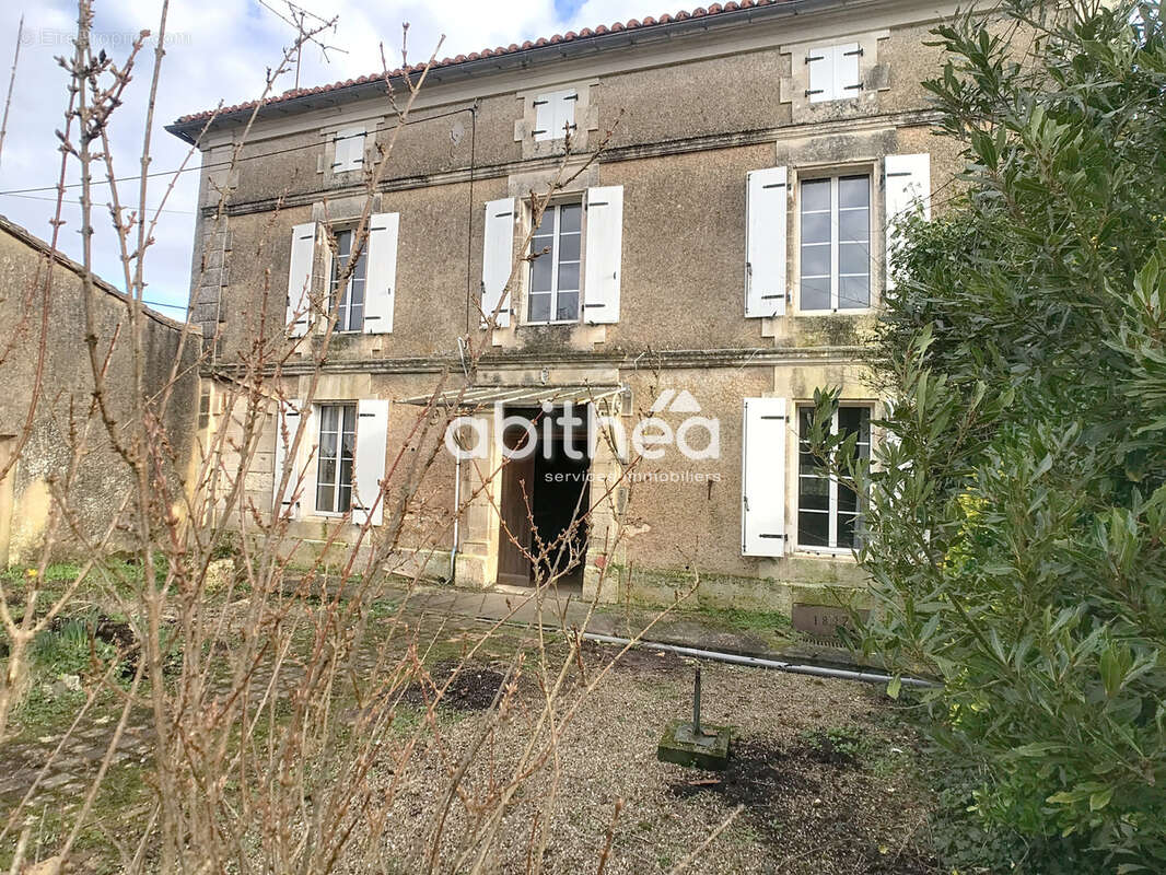 Maison à DIRAC