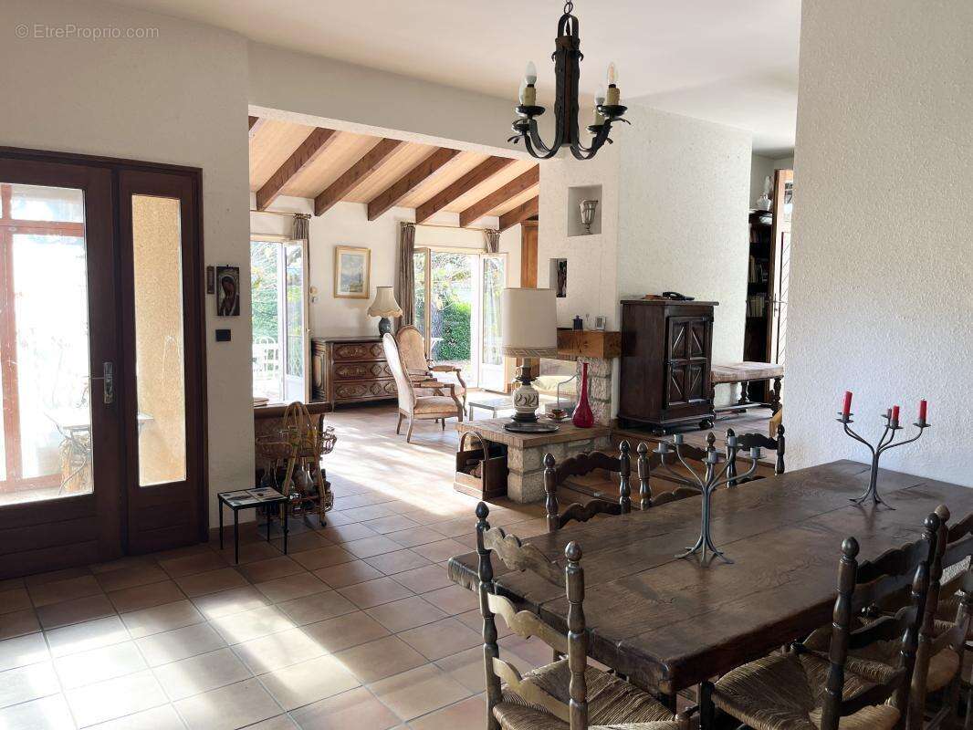 Maison à MONTBOUCHER-SUR-JABRON