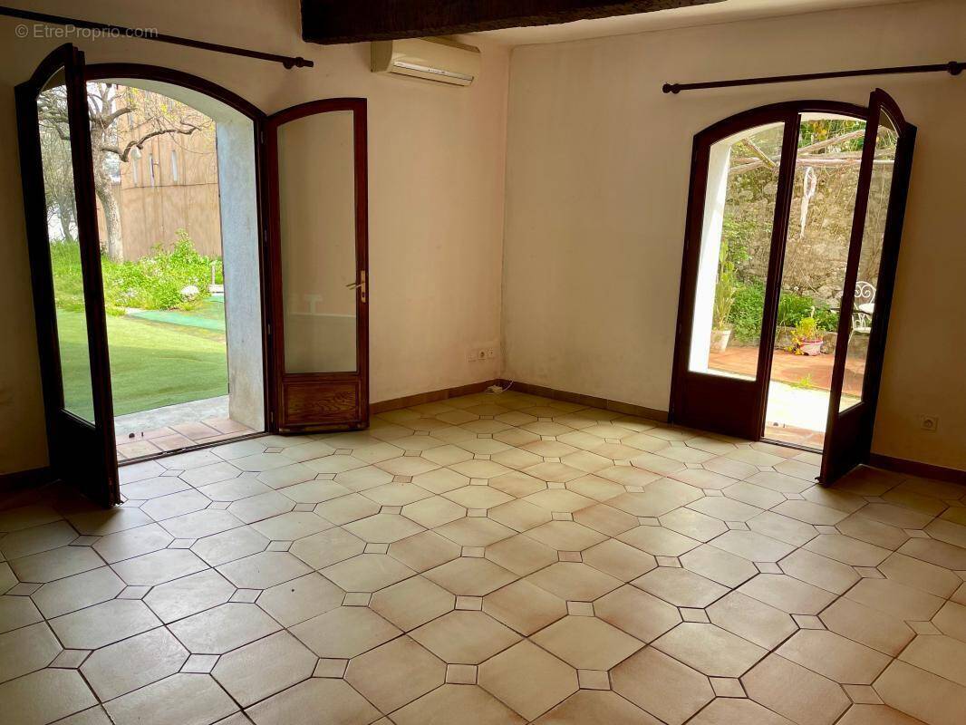 Appartement à LA COLLE-SUR-LOUP