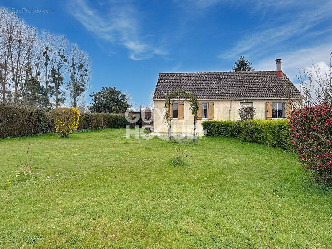 Maison à MEZIDON-CANON