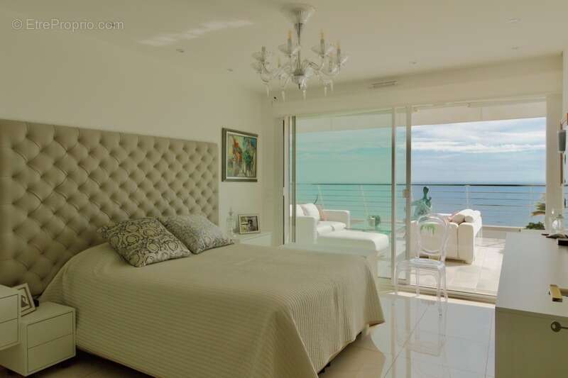 Appartement à EZE