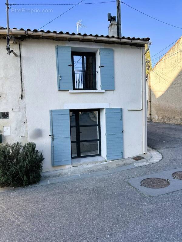 Maison à MORIERES-LES-AVIGNON