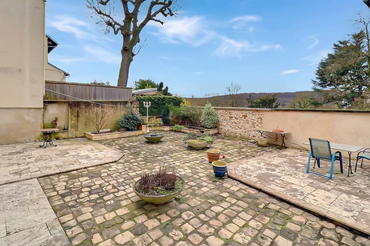 Maison à BIEVRES
