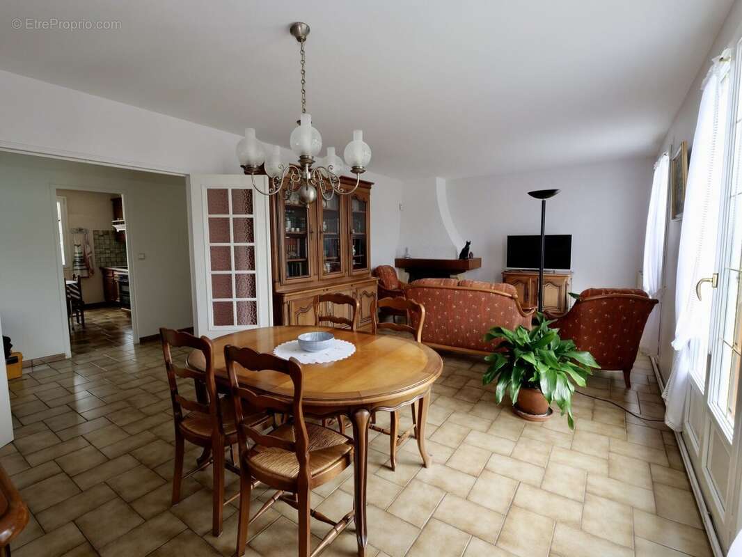 Maison à LE CHATELET-EN-BRIE