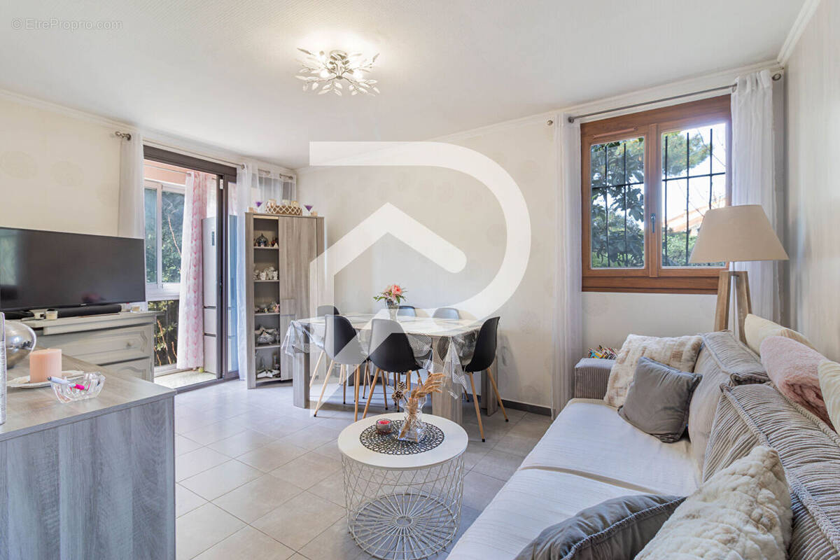 Appartement à MARSEILLE-4E