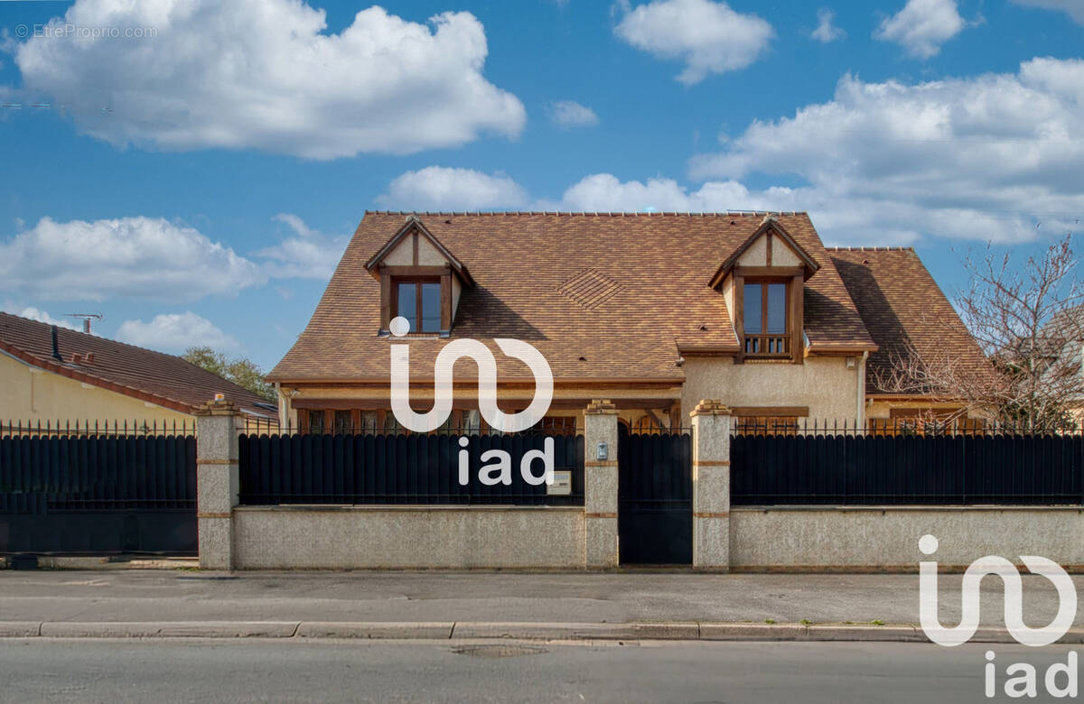 Photo 1 - Maison à TORCY