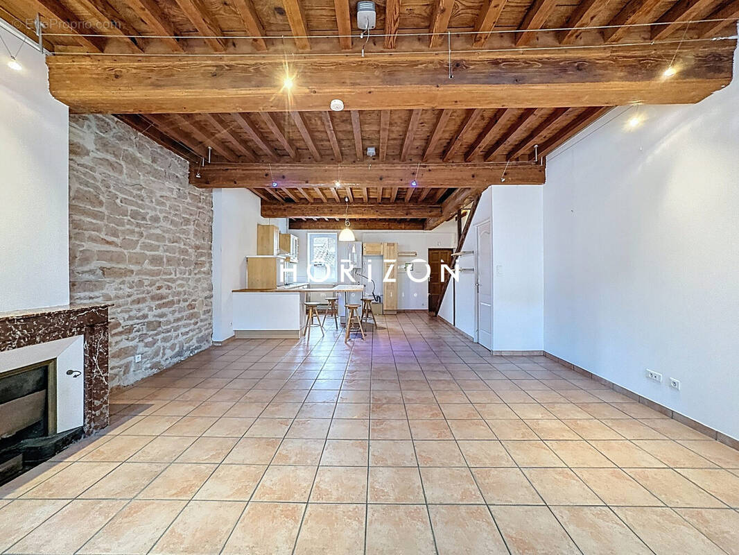 Appartement à SAINT-LAURENT-SUR-SAONE