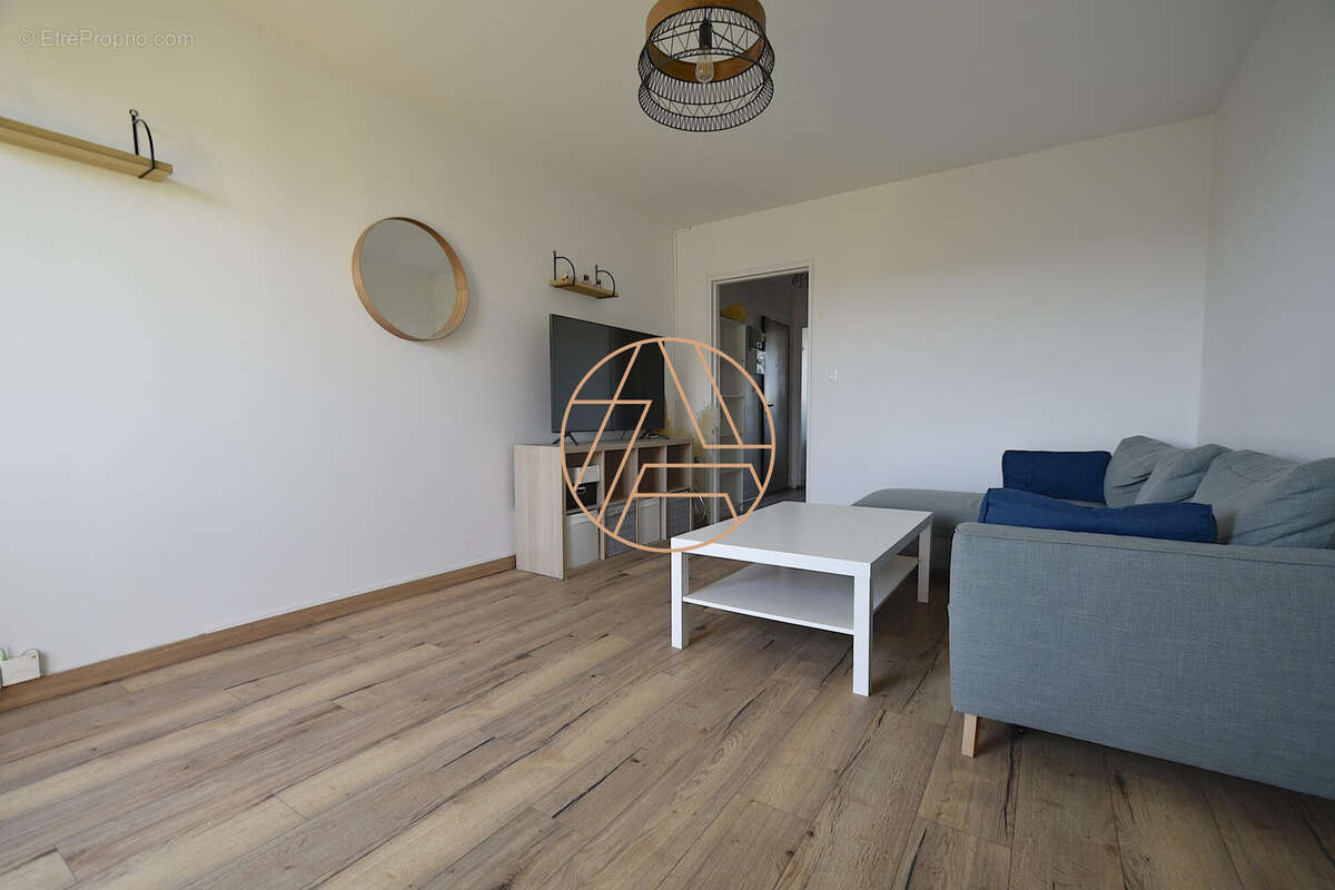 Appartement à SAINT-MAUR-DES-FOSSES