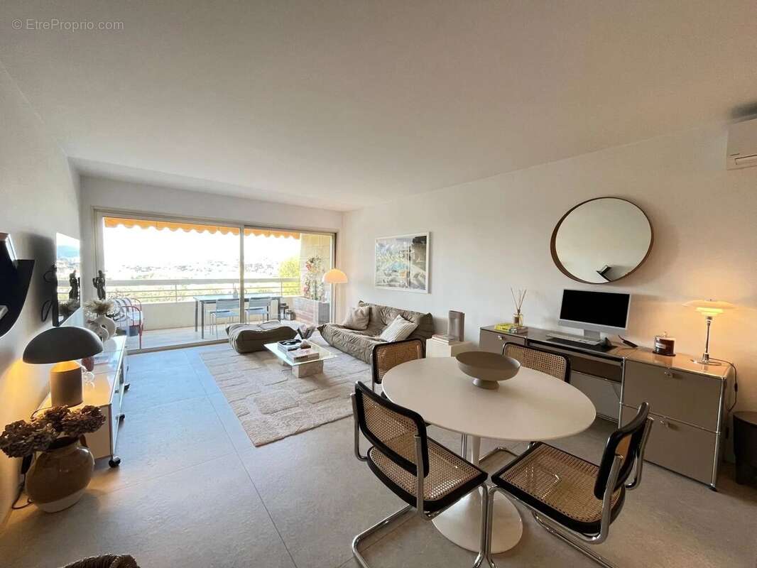 Appartement à LE CANNET