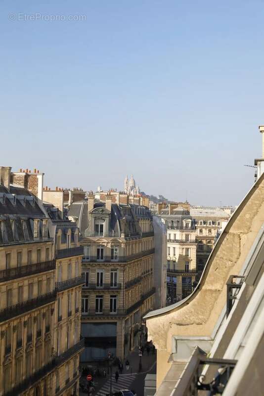 Appartement à PARIS-1E