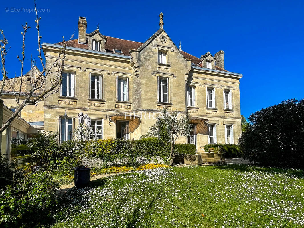 Maison à LAMOTHE-MONTRAVEL