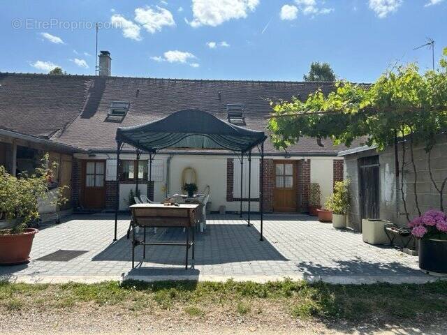 Maison à LA BAZOCHE-GOUET