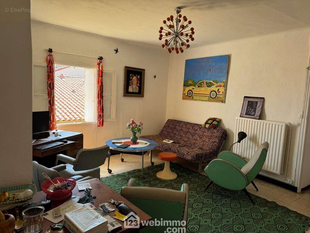 Autre angle de vue du séjour - Appartement à SETE