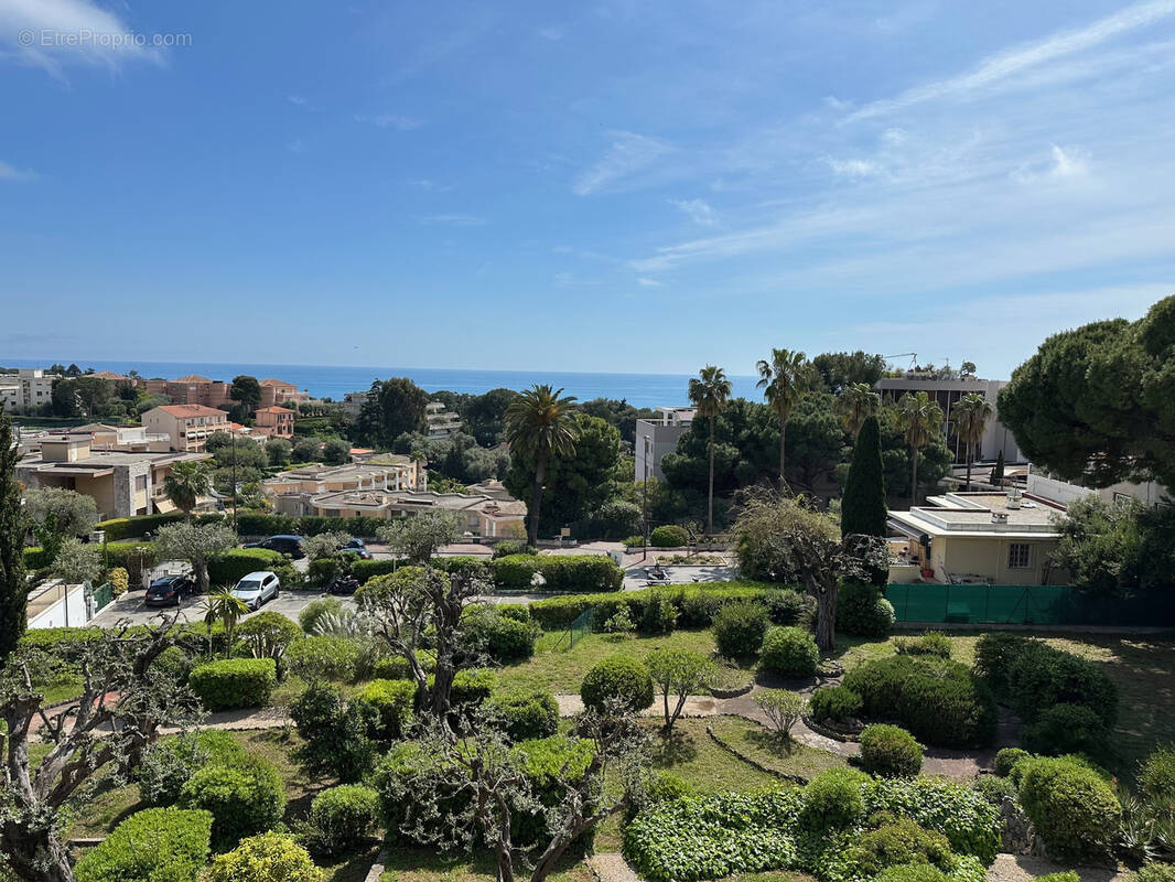 Appartement à ROQUEBRUNE-CAP-MARTIN