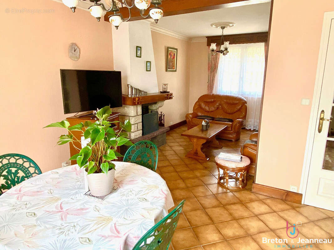 Maison à LECOUSSE