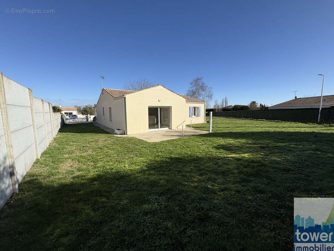 Maison à CORME-ECLUSE
